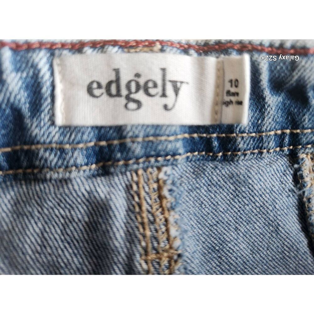 42 Maurices Edgely high rise flare wide leg pieced jeans w/slit light wash - Picture 6 of 7